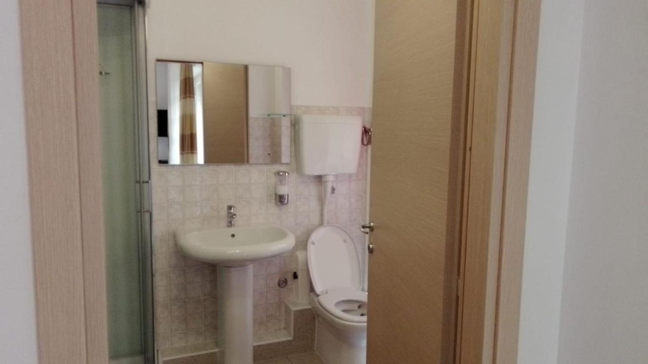 Affittacamere L'Orchidea Ventimiglia Exterior foto